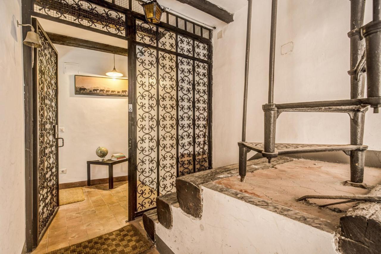 Homehouse Garofano - Rione Monti - Colosseum Рим Екстериор снимка